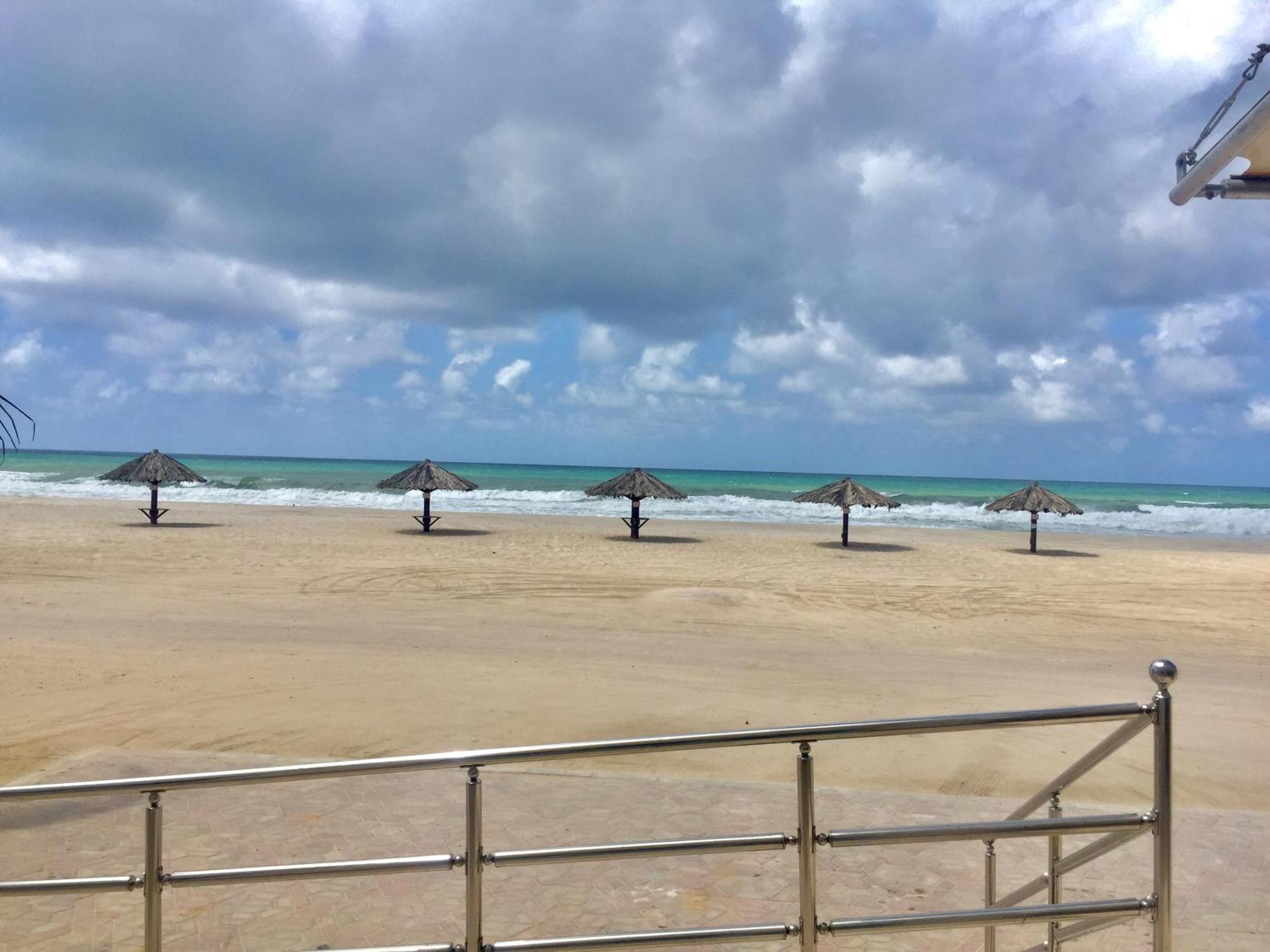 Beach Resort Salalah Exteriör bild